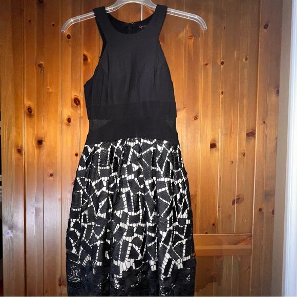 AQUA Black & White Fit and Flare Sleeveless Dress – Size 6 - Picture 2 of 6